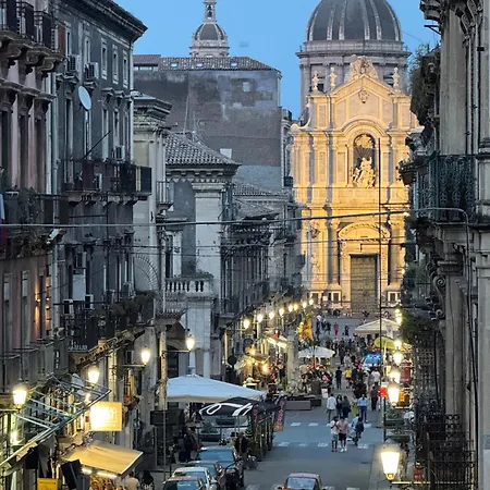 Trewhella Home, Centro Storico, Duomo Catane Extérieur photo